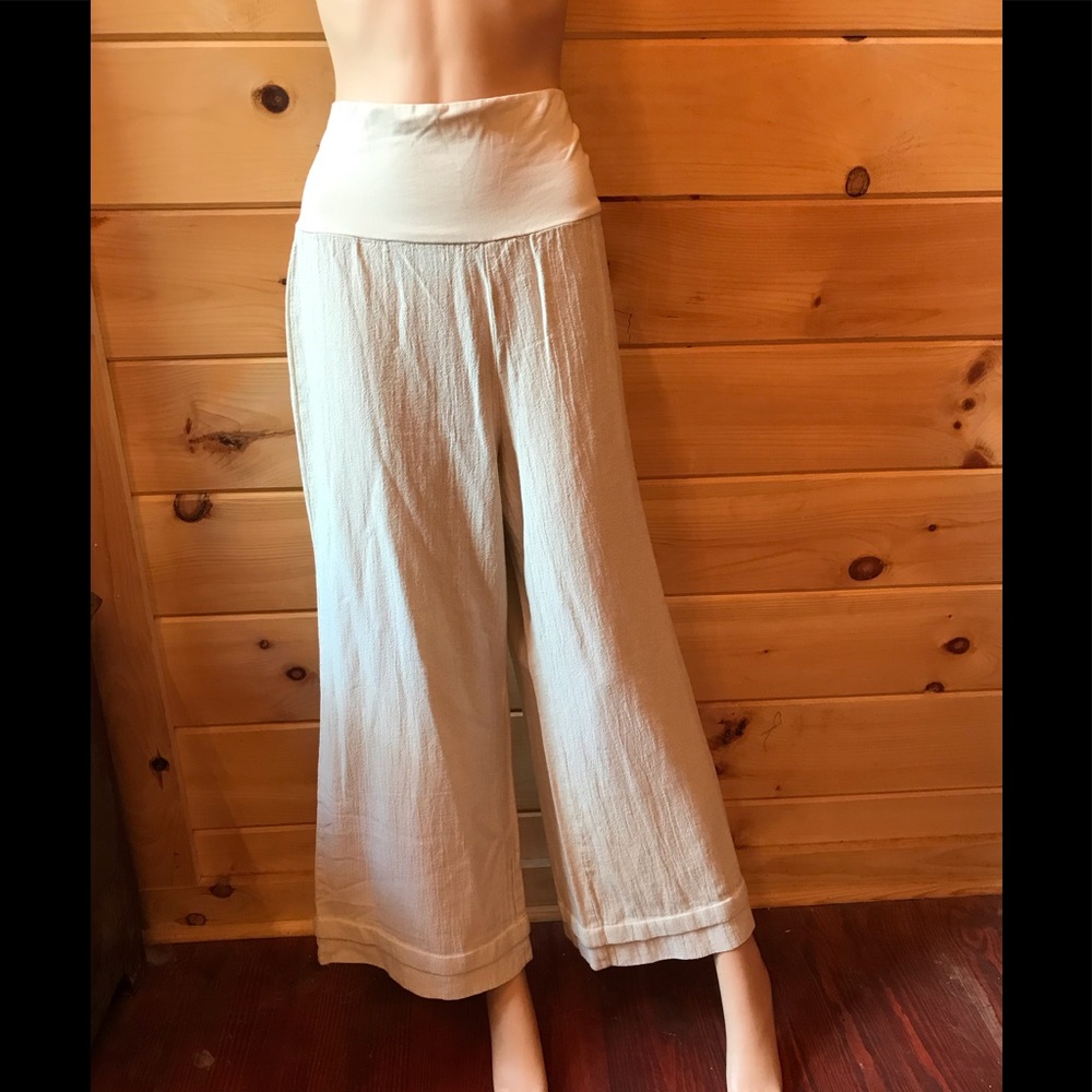 Soft Surroundings Cream pull on wide waistband, PM